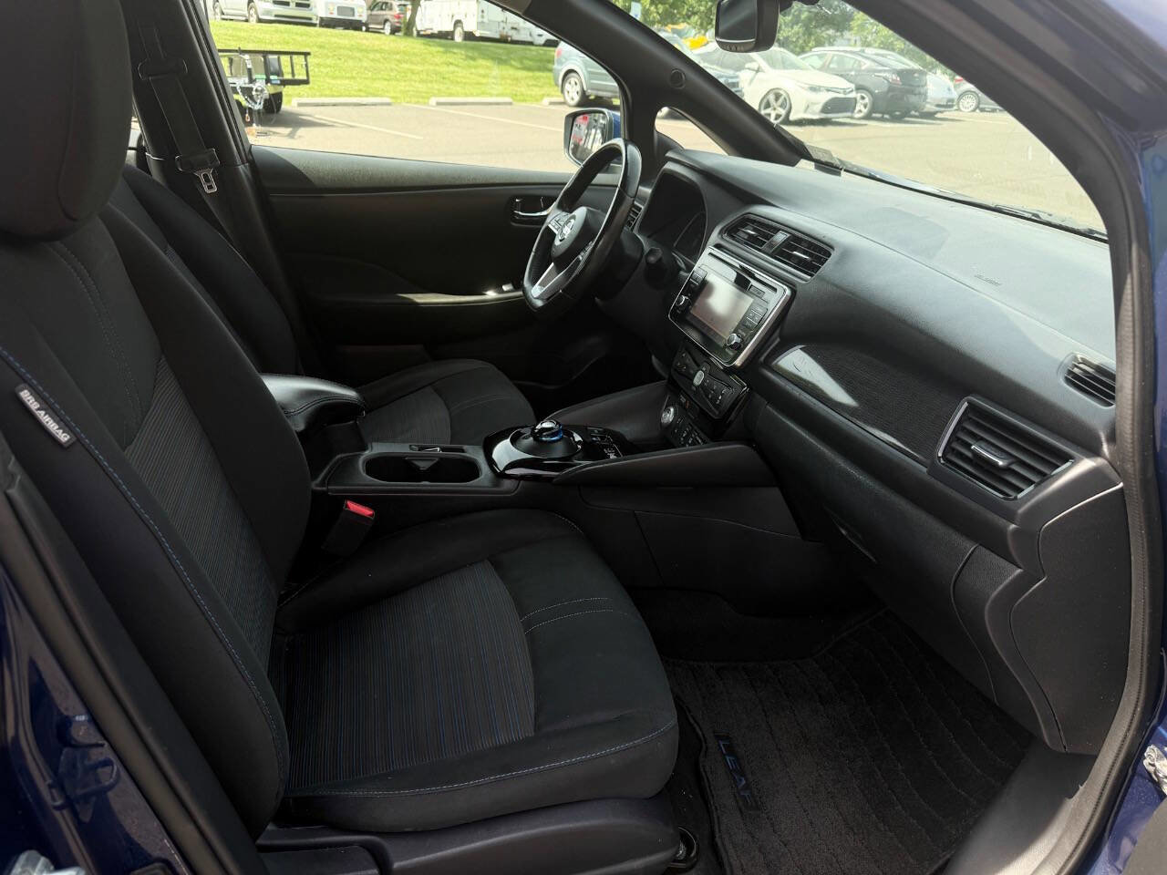 Used 2018 Nissan Leaf SV w/ SV Technology Package FWD image 14