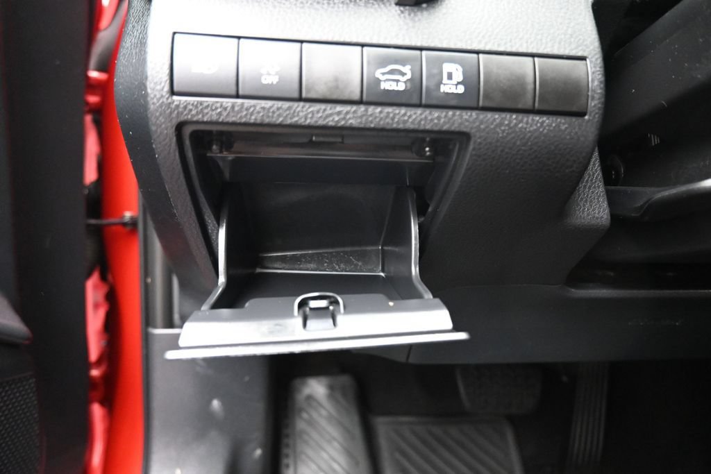 Used 2020 Toyota Camry SE w/ Sunroof Package FWD image 28