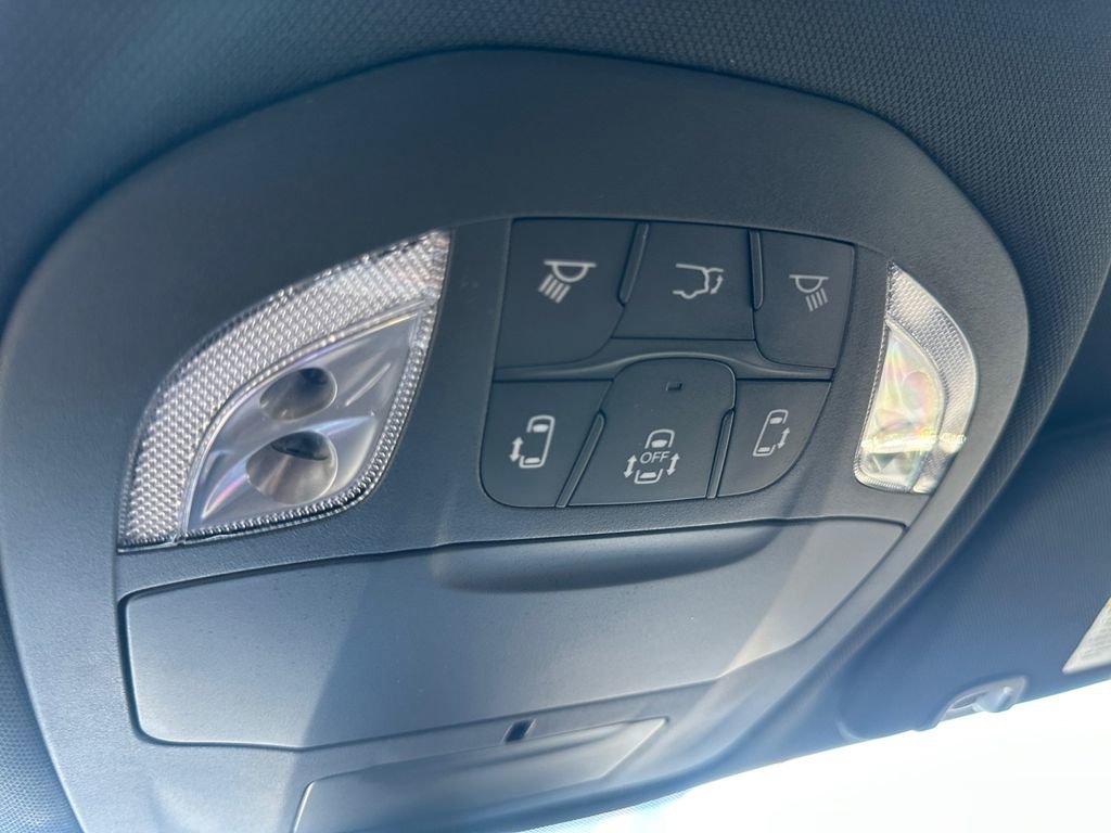 New 2026 Chrysler Pacifica Select image 21