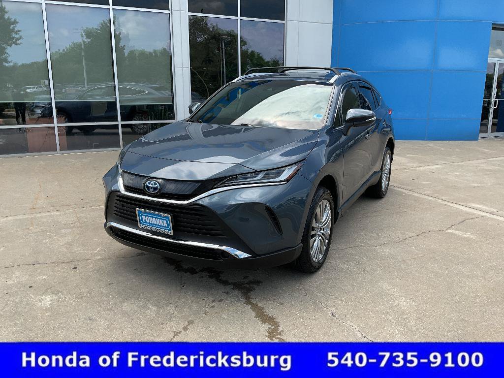 Used 2022 Toyota Venza XLE AWD/4WD image 2