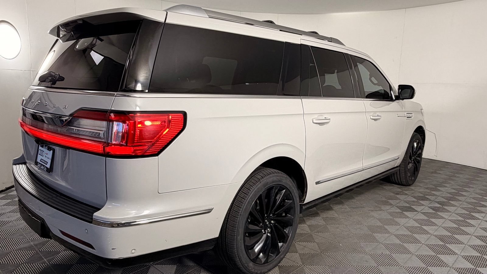 Used 2021 Lincoln Navigator L Reserve AWD/4WD image 8