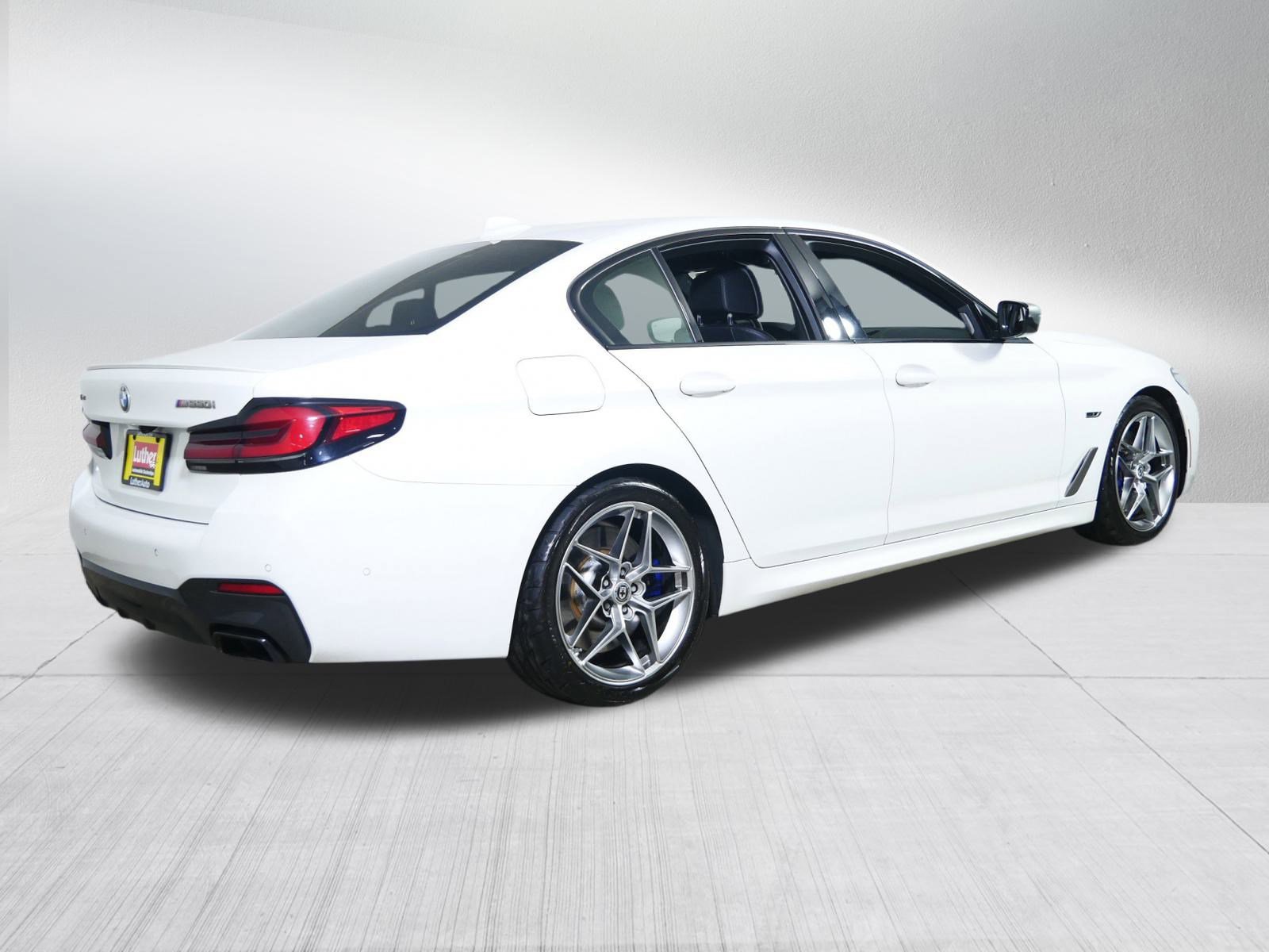 Used 2022 BMW M550i xDrive image 7