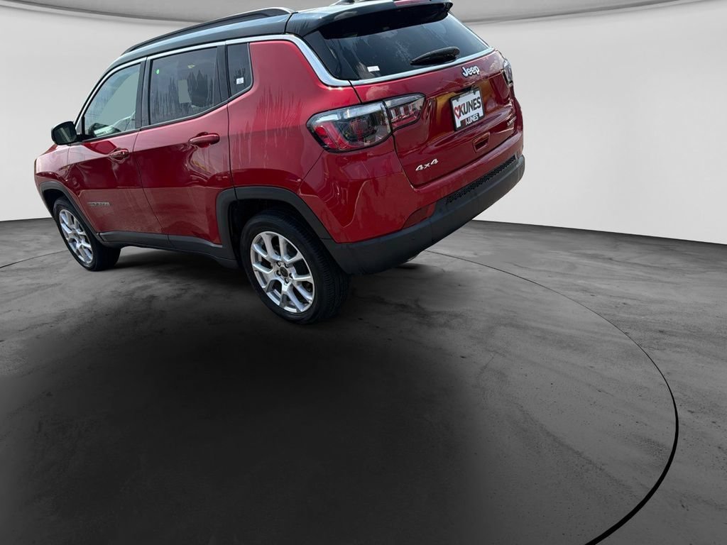 Used 2025 Jeep Compass Limited AWD/4WD image 8