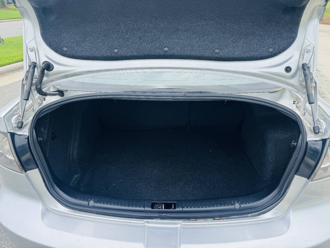 Used 2009 MAZDA MAZDA3 i Touring Value FWD image 5