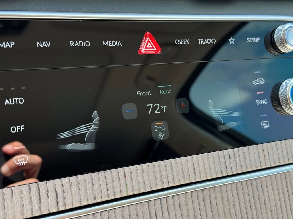 New 2026 Genesis GV80 2.5T Select image 36