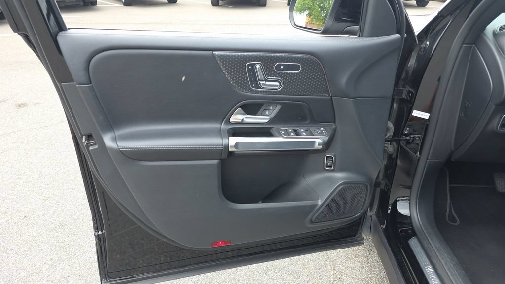 Used 2024 Mercedes-Benz GLB 250 image 11