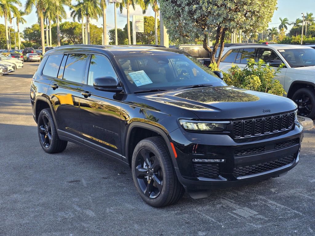 Used 2025 Jeep Grand Cherokee L Limited w/ Black Appearance Package image 2