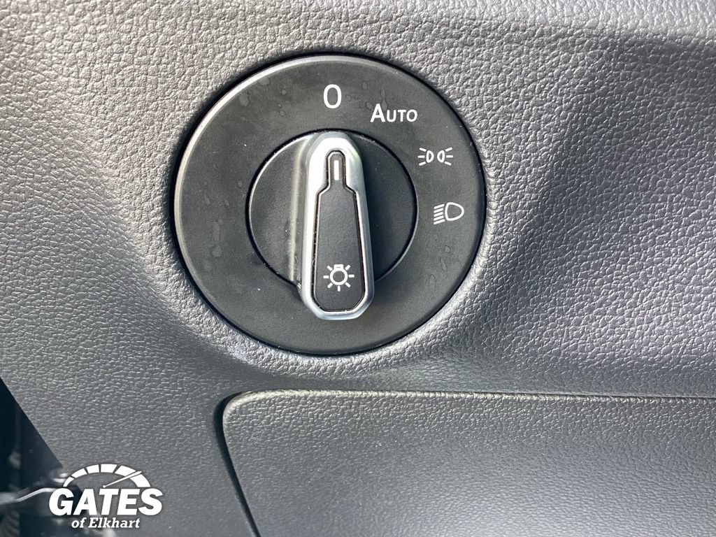 Used 2024 Volkswagen Jetta SE FWD image 22