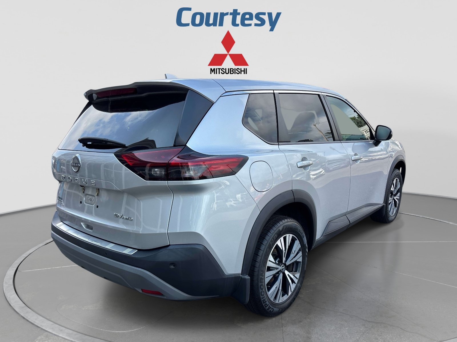 Used 2022 Nissan Rogue SV AWD/4WD image 5