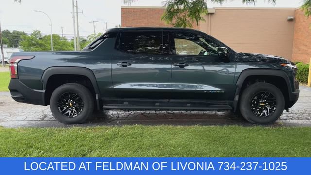 Certified 2025 Chevrolet Silverado EV LT AWD/4WD image 9