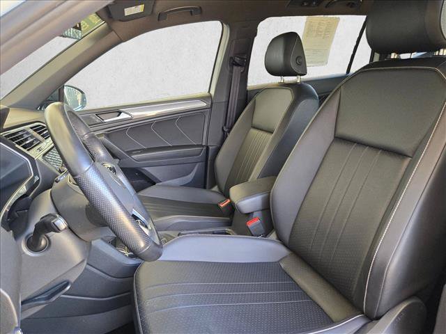 Used 2024 Volkswagen Tiguan SE R-Line FWD image 11