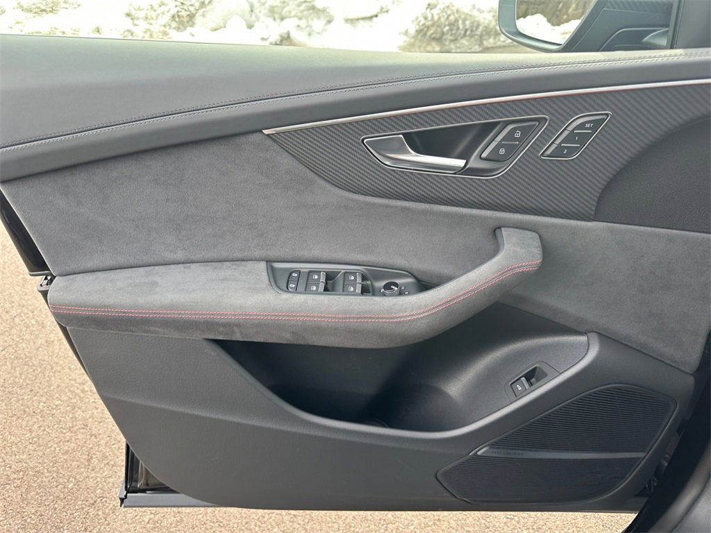 Certified 2025 Audi RS Q8 performance image 26