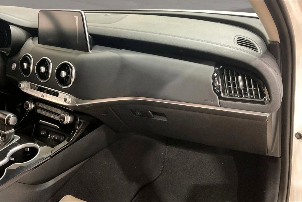 Used 2018 Kia Stinger Premium RWD image 17