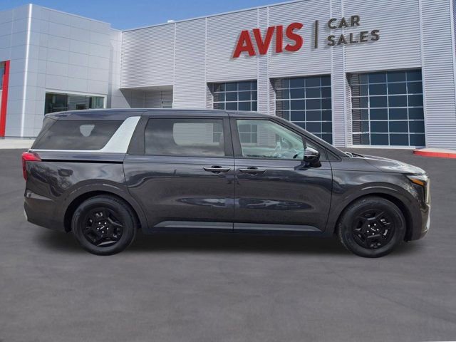 Used 2025 Kia Carnival image 5