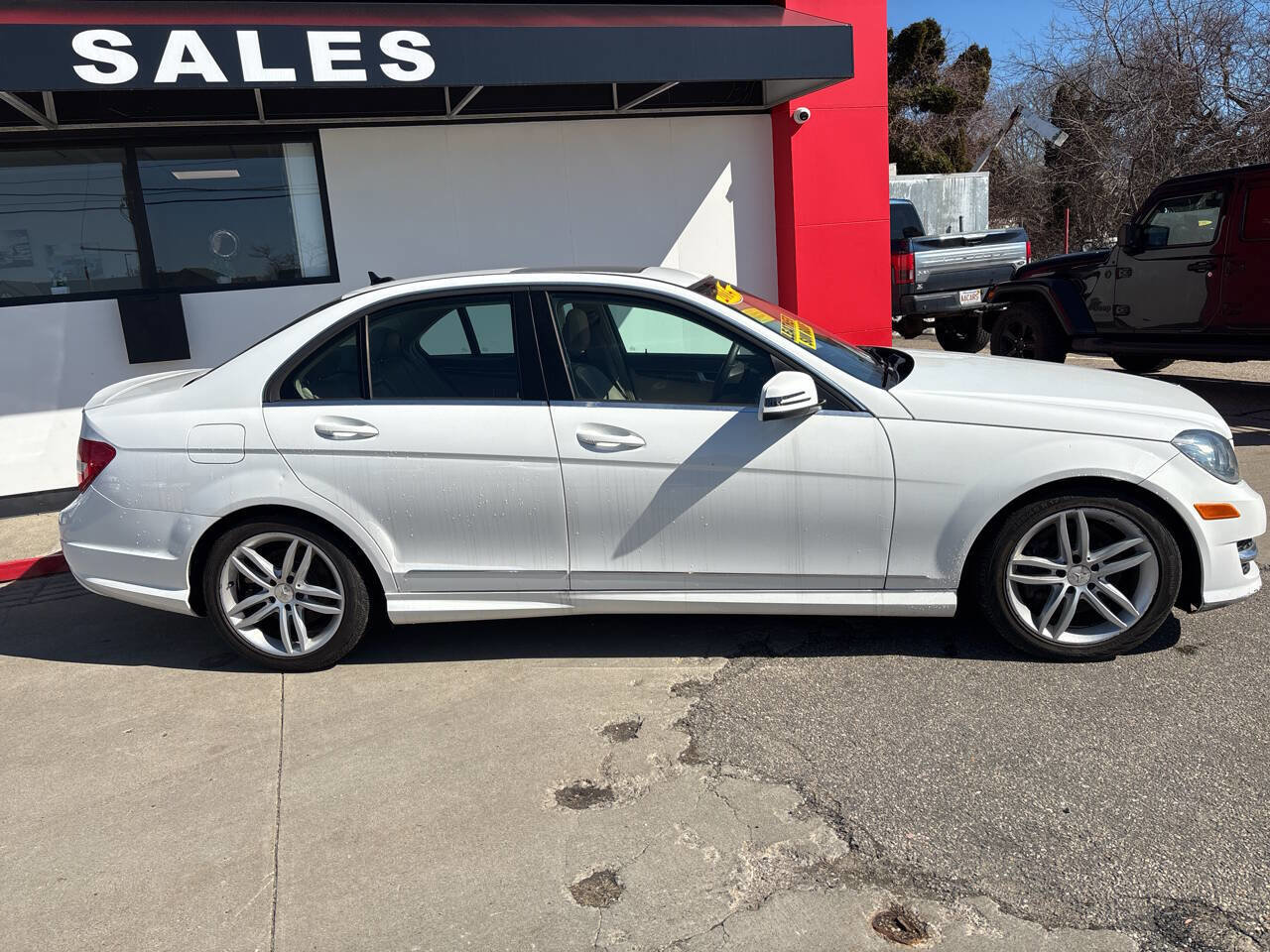 Used 2014 Mercedes-Benz C 300 4MATIC Sedan image 2