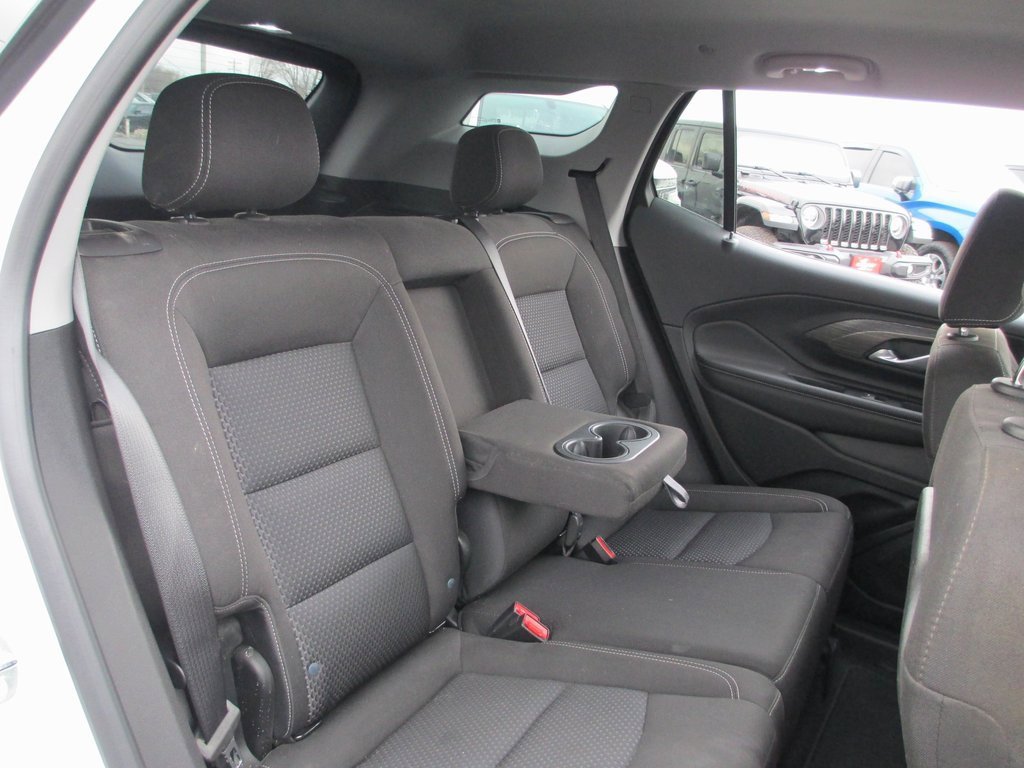 Used 2023 GMC Terrain SLE image 18