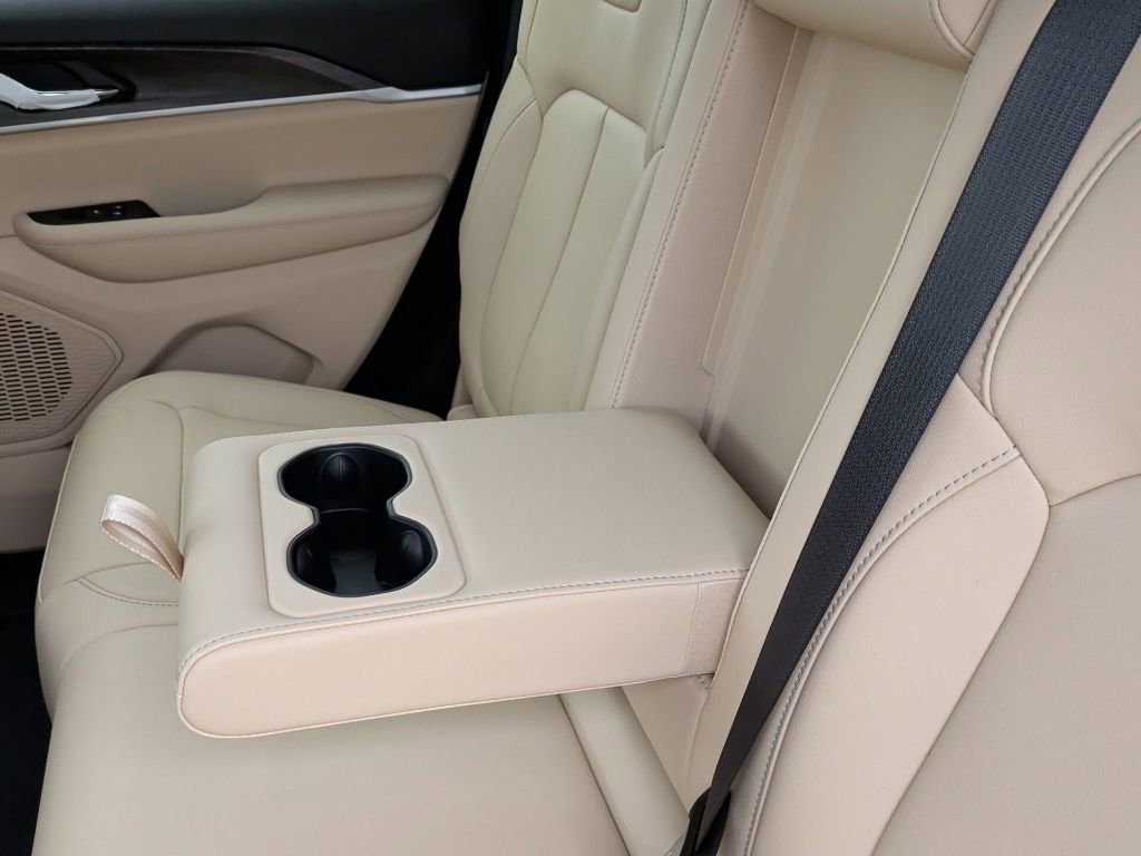 New 2025 Jeep Grand Cherokee Limited image 45