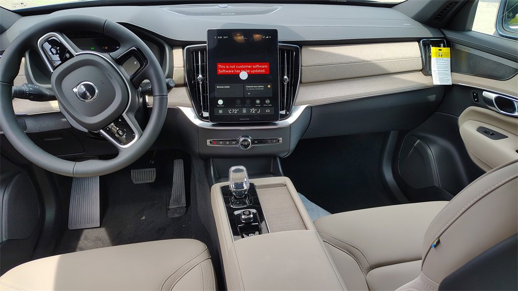 New 2026 Volvo XC90 B6 Plus w/ Protection Package Premier image 8