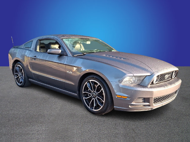 Used 2013 Ford Mustang GT Premium w/ Security Pkg RWD image 3