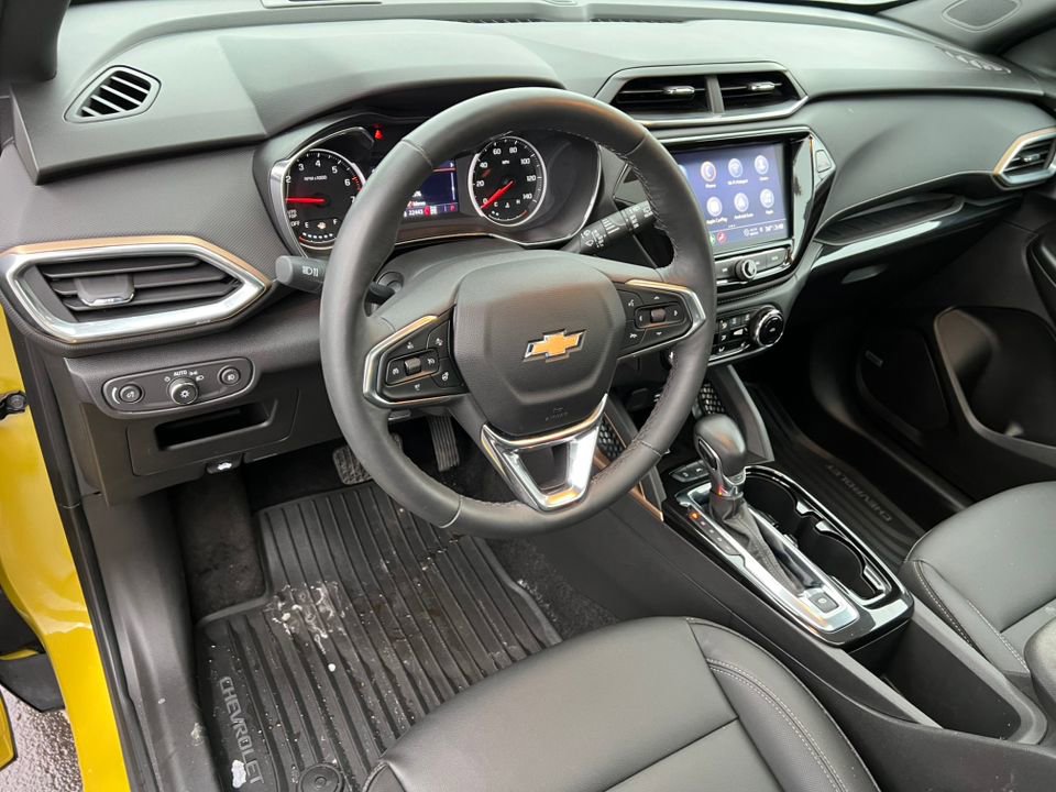 Used 2023 Chevrolet TrailBlazer ACTIV w/ Sun and Liftgate Package image 17