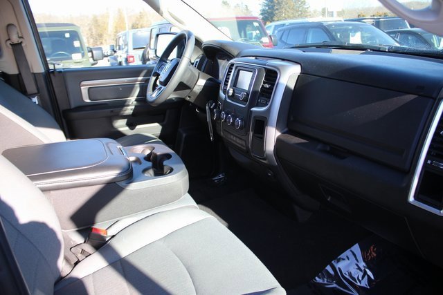 Used 2024 RAM 1500 Classic SLT image 28