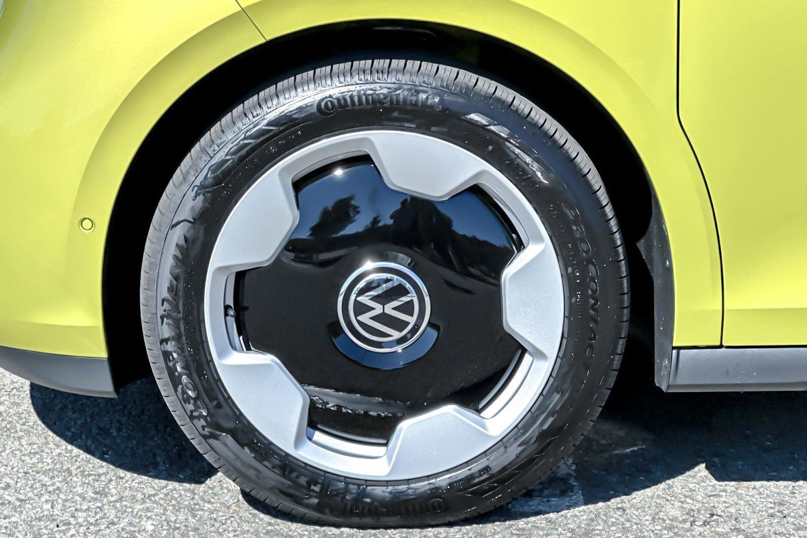 New 2025 Volkswagen ID. Buzz Pro S Plus image 26