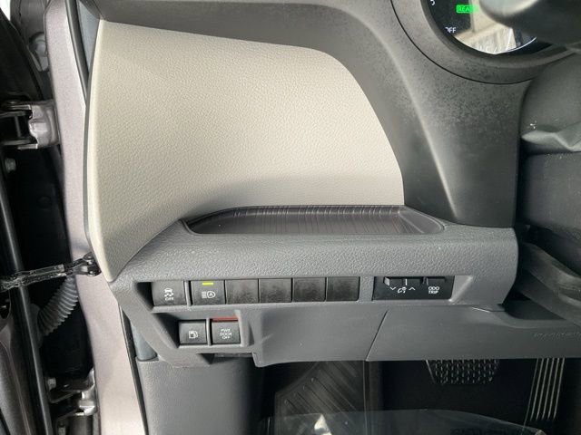 Used 2024 Toyota Sienna XLE image 8