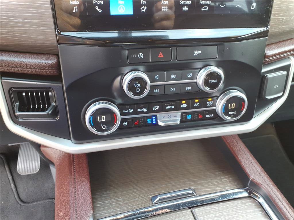 Used 2024 Ford Expedition Limited image 20