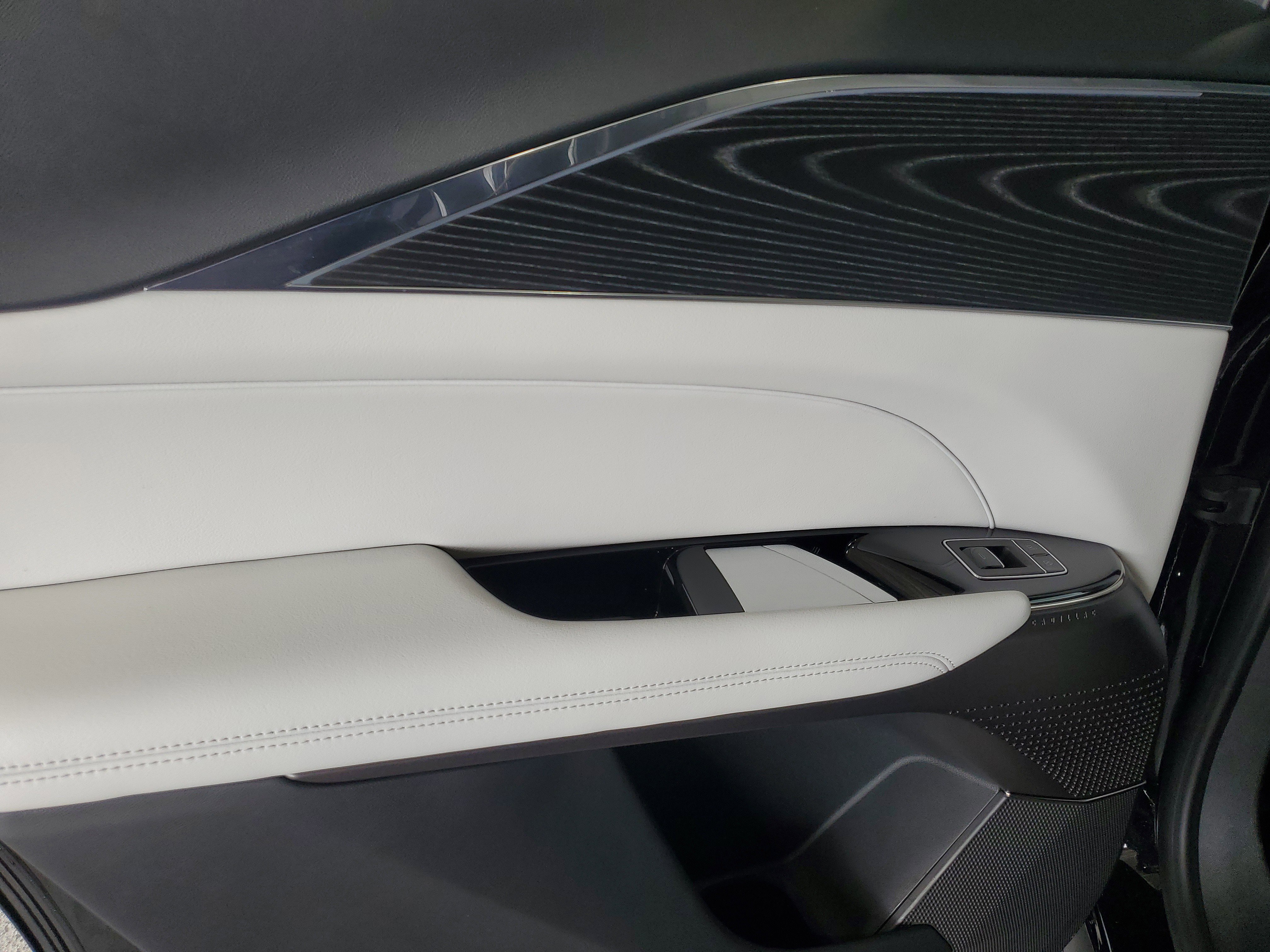 Used 2024 Cadillac Lyriq Luxury image 13