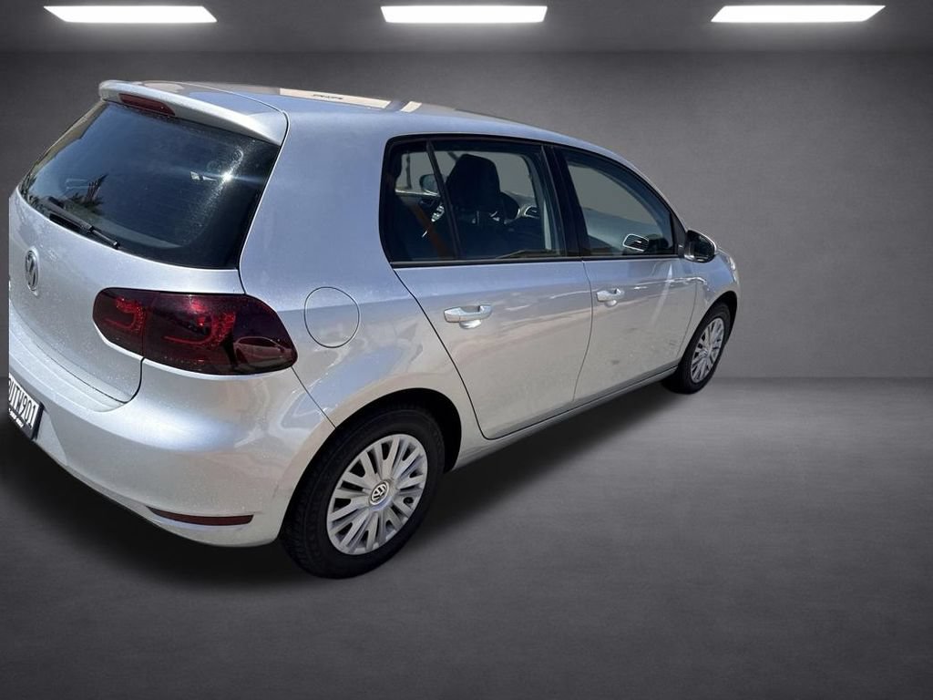 Used 2012 Volkswagen Golf 4-Door FWD image 16
