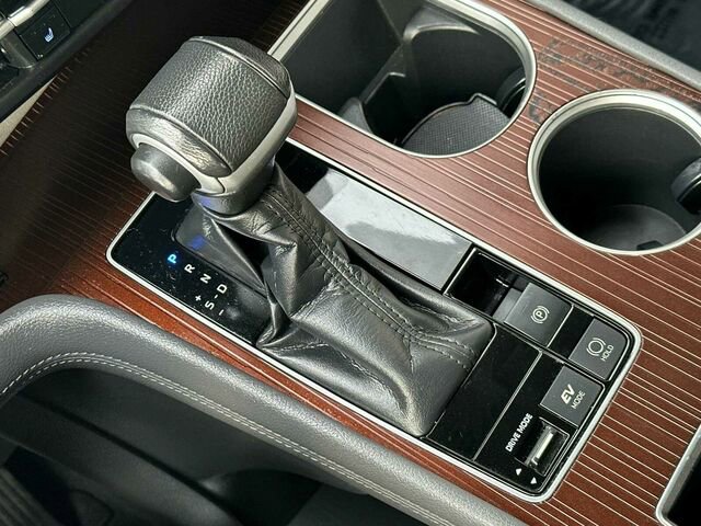 Used 2022 Toyota Sienna XLE image 25