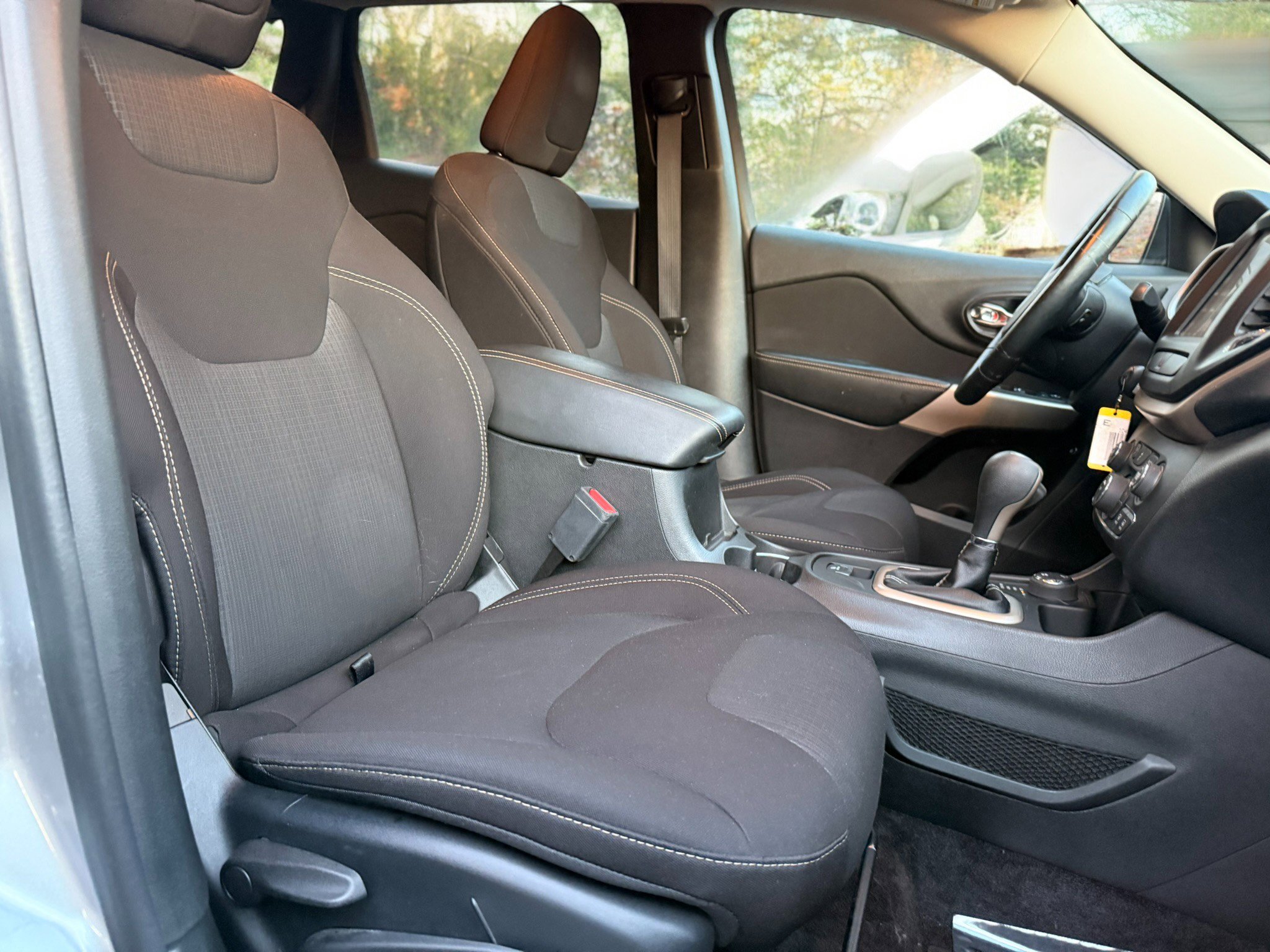 Used 2017 Jeep Cherokee Latitude w/ Cold Weather Group image 15