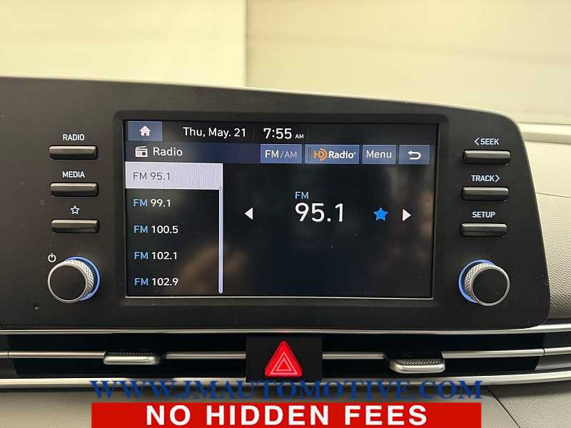 Used 2024 Hyundai Elantra SE FWD image 22