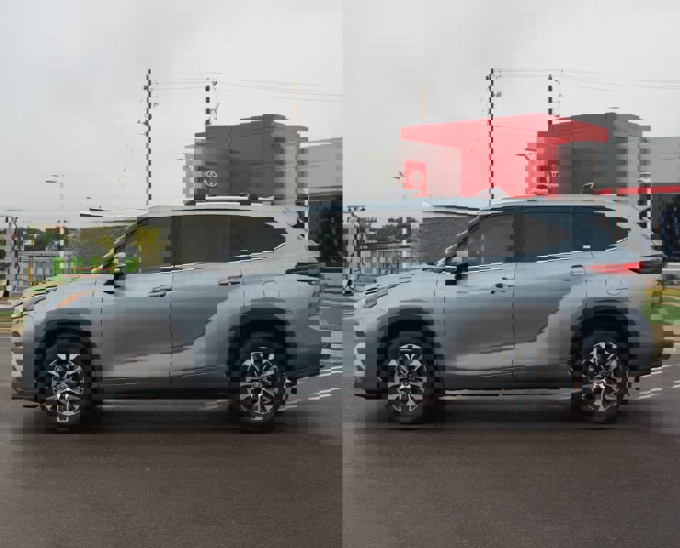 Used 2022 Toyota Highlander XLE image 13