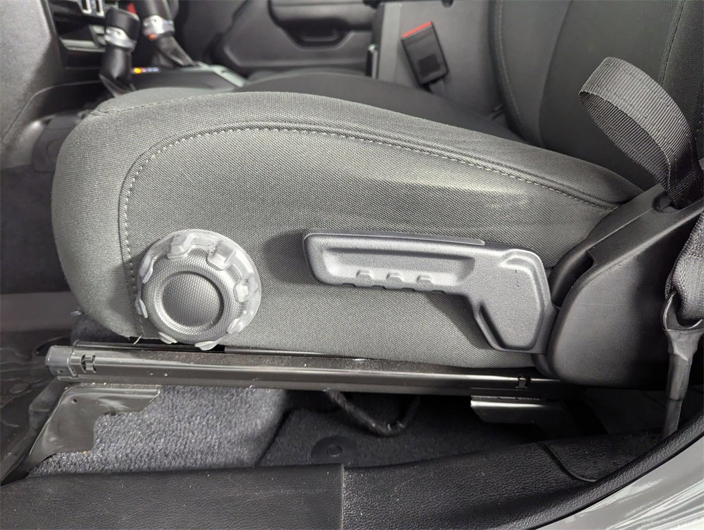 Used 2022 Jeep Gladiator Sport image 13