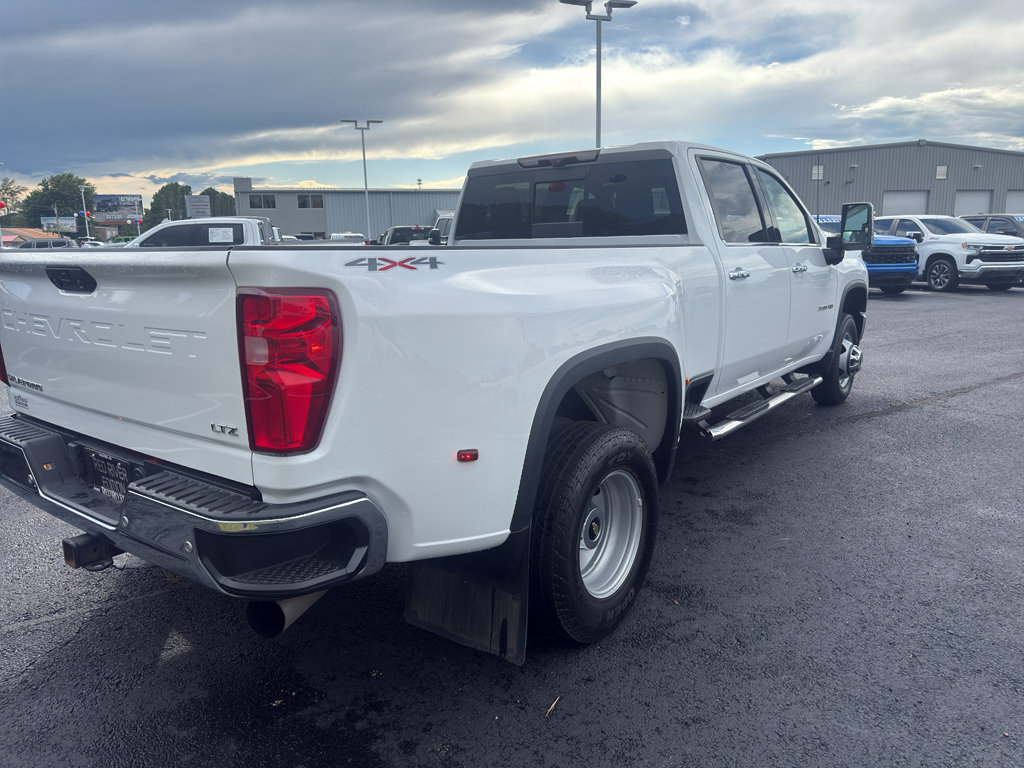 Used 2021 Chevrolet Silverado 3500 LTZ w/ LTZ Convenience Package AWD/4WD image 5