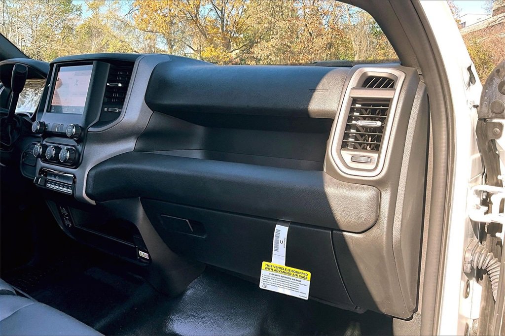 Used 2024 RAM 5500 Tradesman w/ Chrome Appearance Group image 22