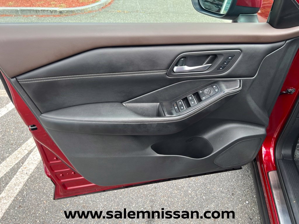 Used 2023 Nissan Rogue SL w/ SL Premium Package AWD/4WD image 17