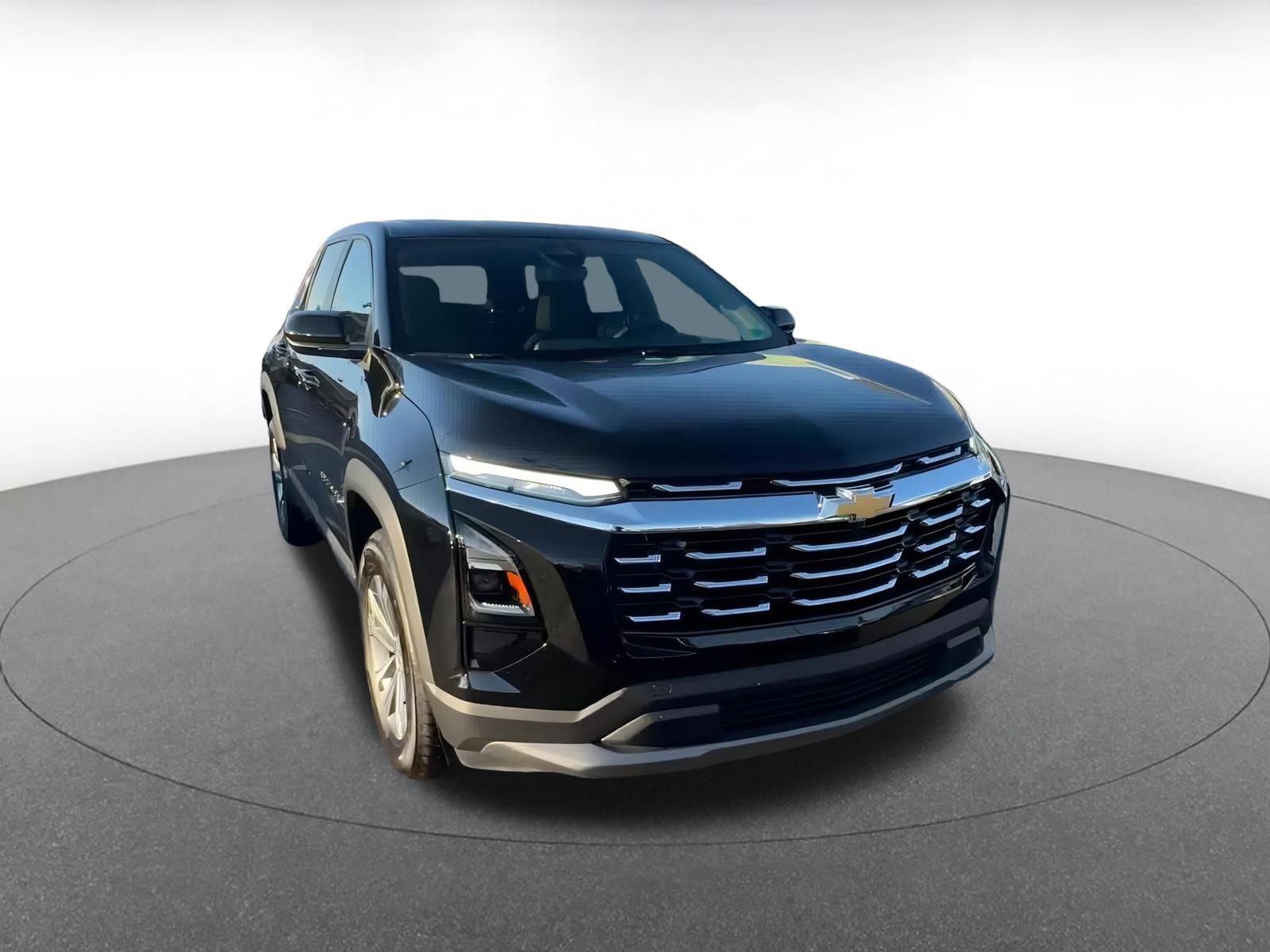 Used 2025 Chevrolet Equinox LT image 3