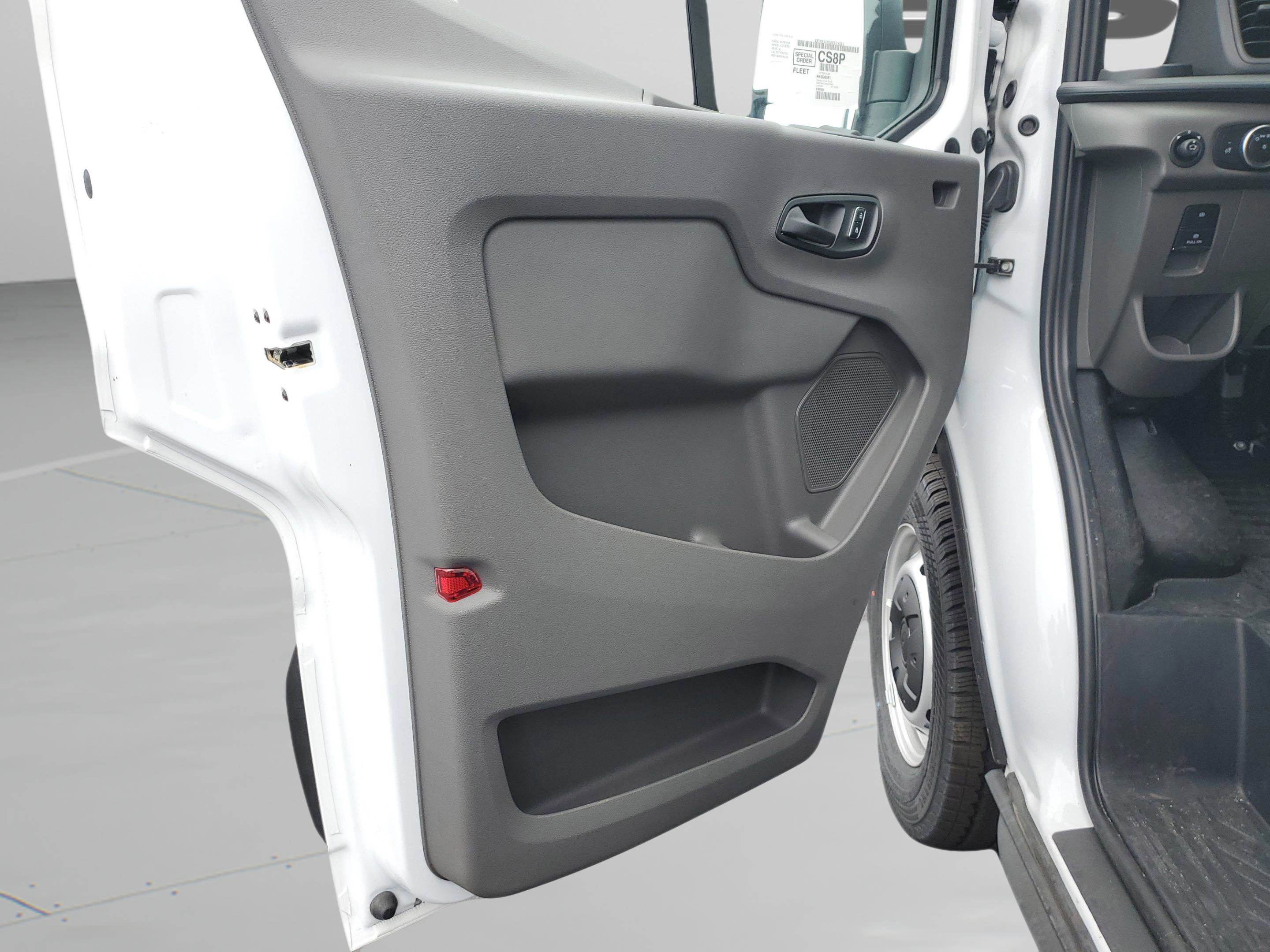 New 2024 Ford Transit 250 148 Medium Roof image 28