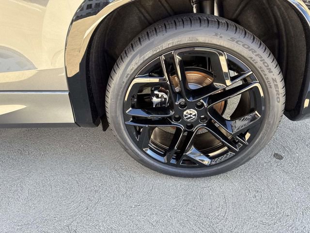 New 2026 Volkswagen Tiguan SE R-Line FWD image 6