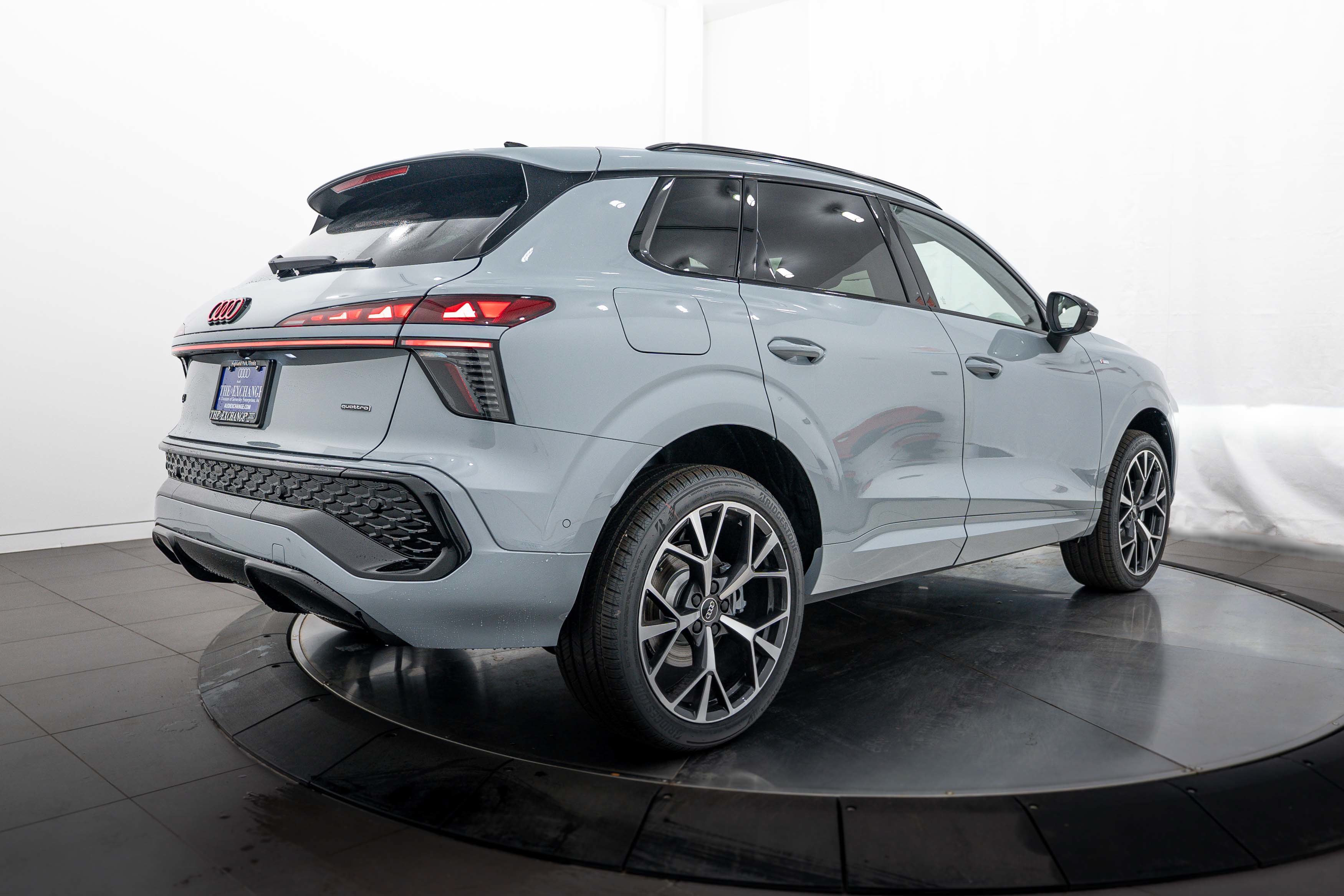 New 2026 Audi Q3 quattro 2.0T AWD/4WD image 5
