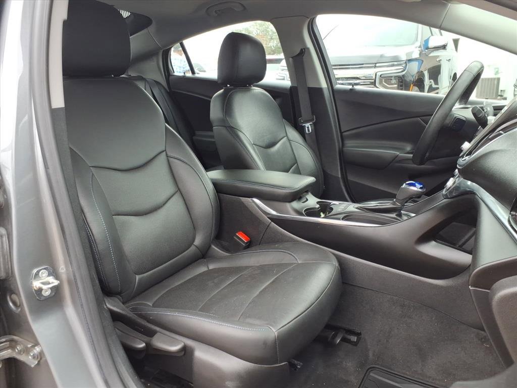 Used 2018 Chevrolet Volt Premier w/ Driver Confidence Package image 12