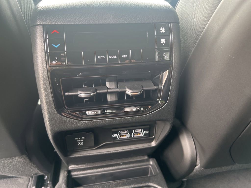New 2025 Jeep Grand Cherokee L Overland w/ Luxury Tech Group IV image 25