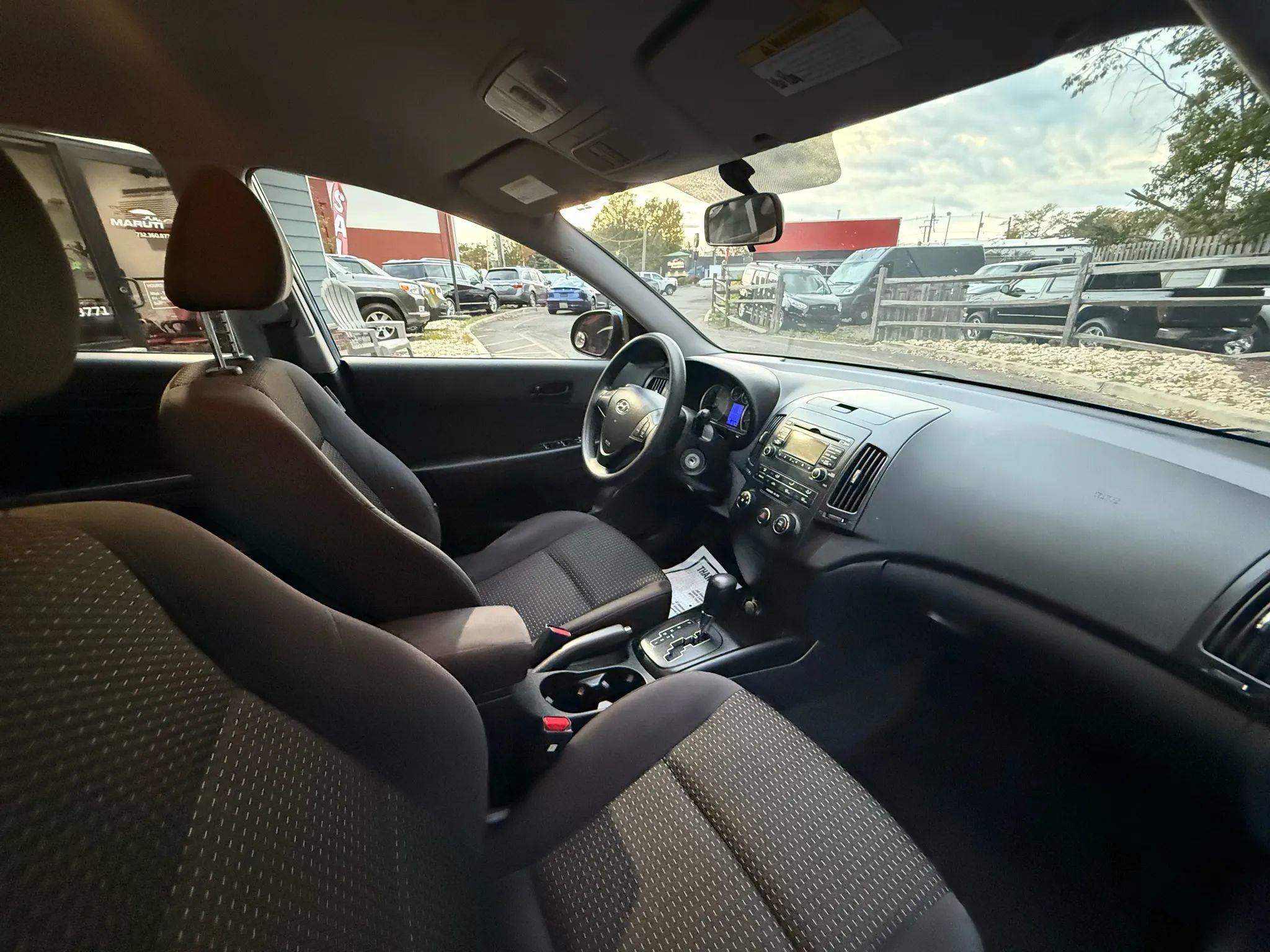 Used 2010 Hyundai Elantra GLS image 31