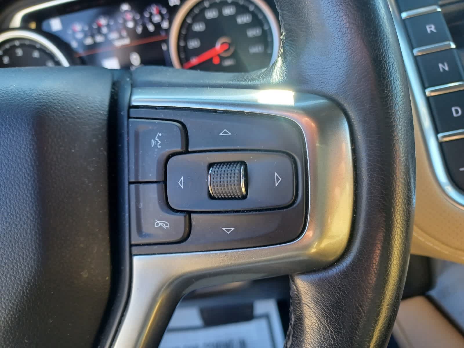 Used 2021 Chevrolet Tahoe Premier w/ Premium Package AWD/4WD image 15