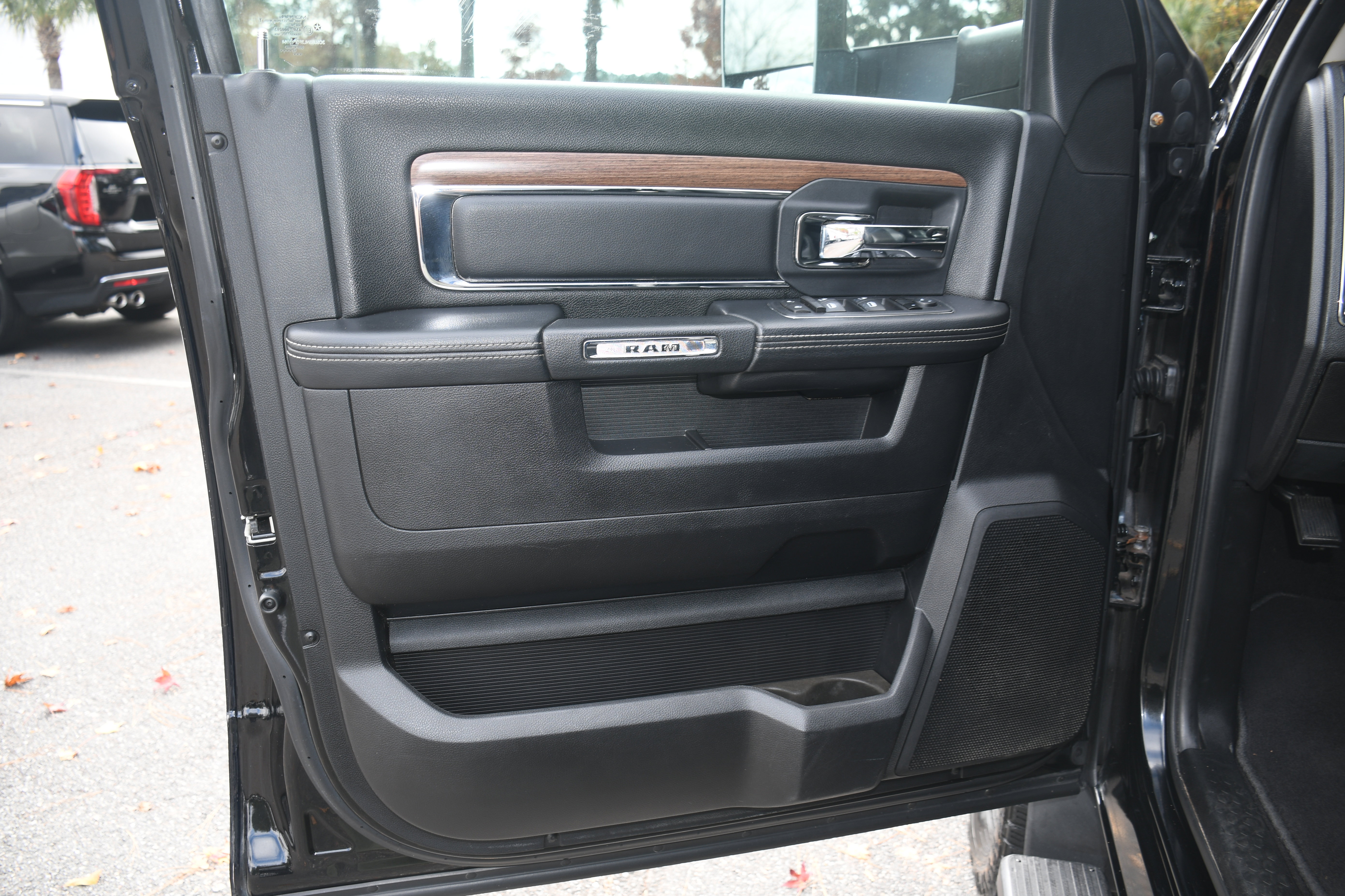 Used 2015 RAM 2500 Laramie image 10