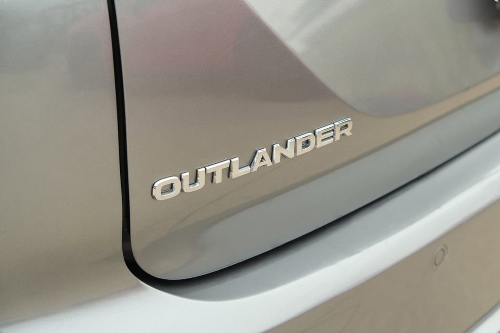 Used 2024 Mitsubishi Outlander SE AWD/4WD image 43