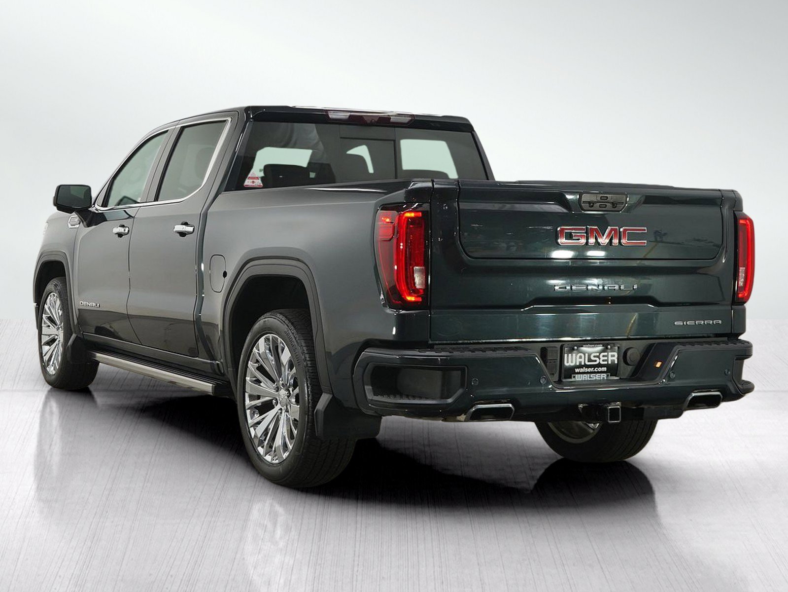 Used 2022 GMC Sierra 1500 Denali w/ Denali Reserve Package AWD/4WD image 3