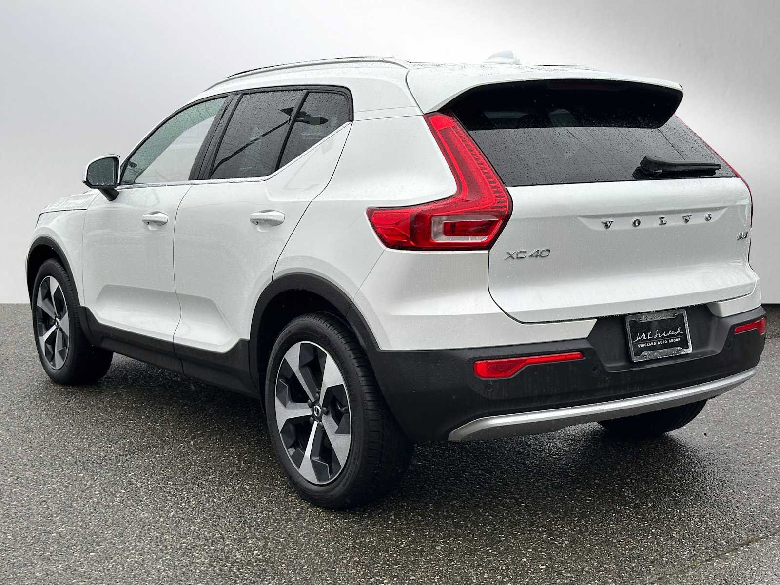 Used 2025 Volvo XC40 B5 Core w/ Protection Package Premier image 5